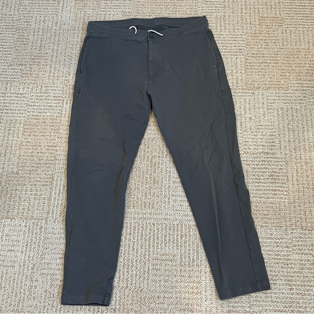 Vuori Solana pants men's XL slim athletic chino cotton knit twill drawcord